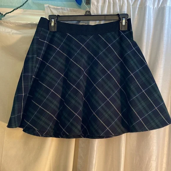 BDG Size 6 Plaid Skater Skirt - Picture 2 of 4